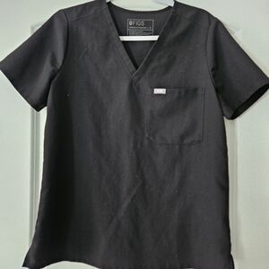 FIGS SCRUB TOP MEDIUM